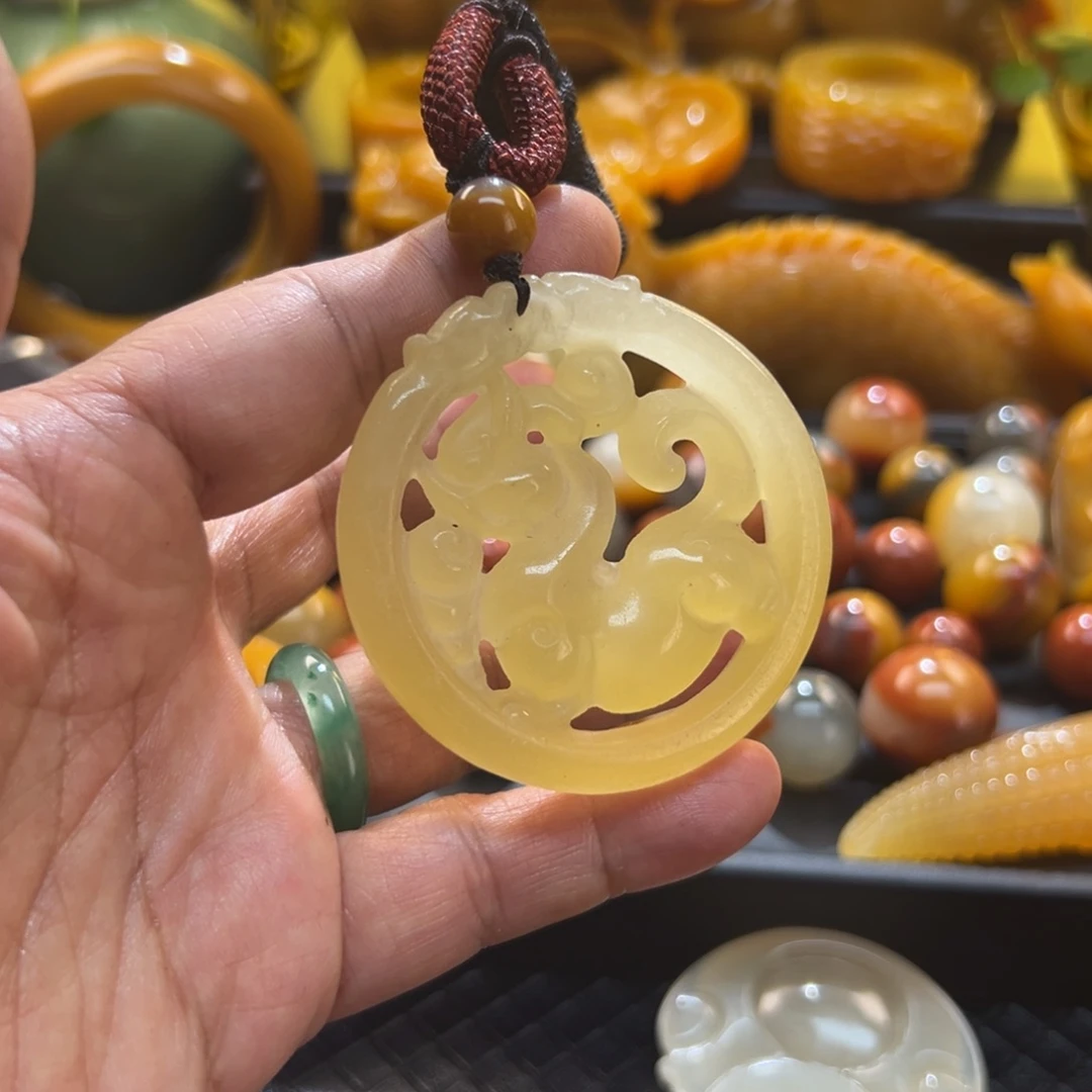 石英质玉未镶嵌颈饰