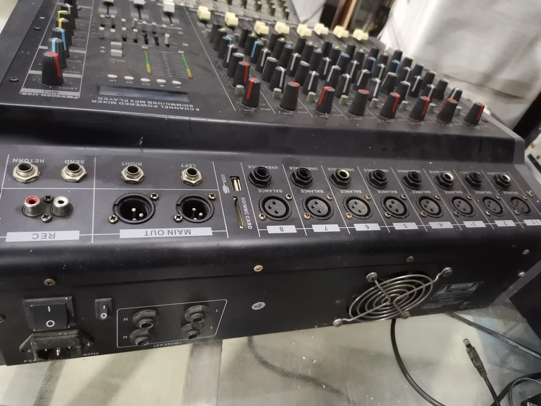 8新  二手 一体机调音台 不包邮不支持七天无理由