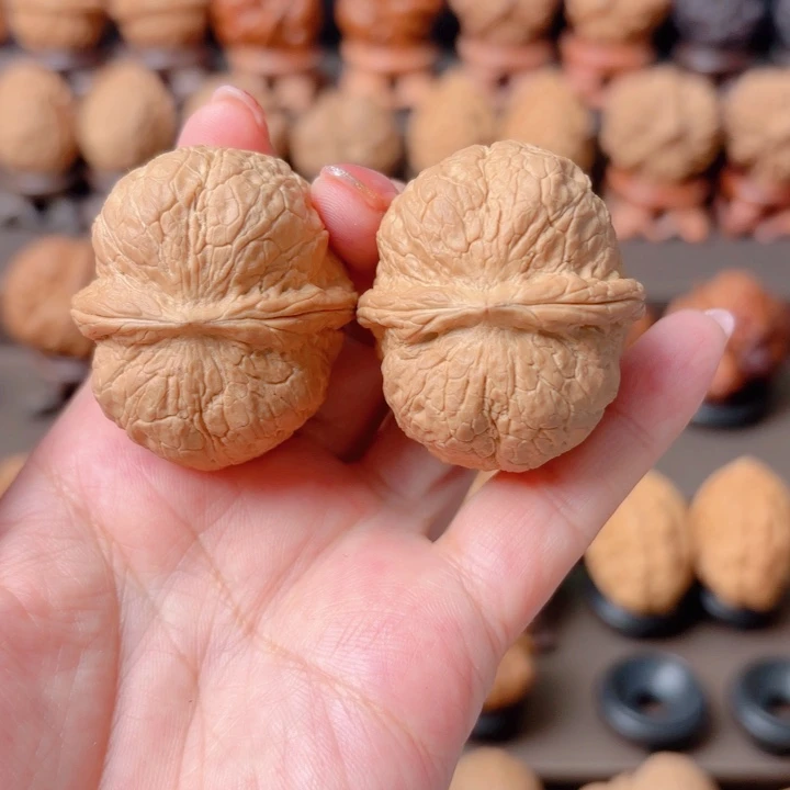 文玩核桃把件般*三足元宝