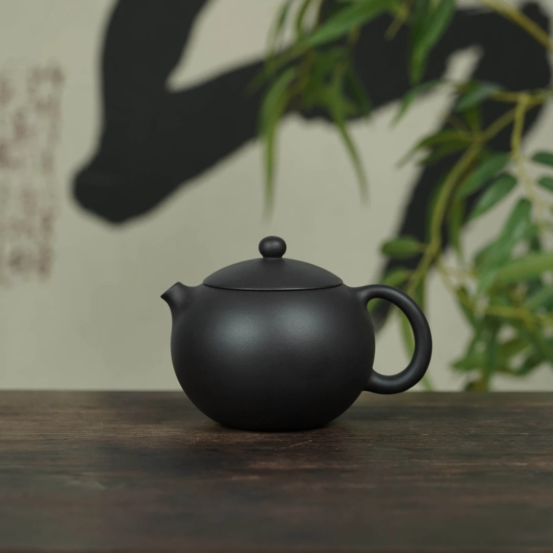 【西施】老一厂早期黑料 210cc 手工制作 内推孔 宜兴紫砂壶