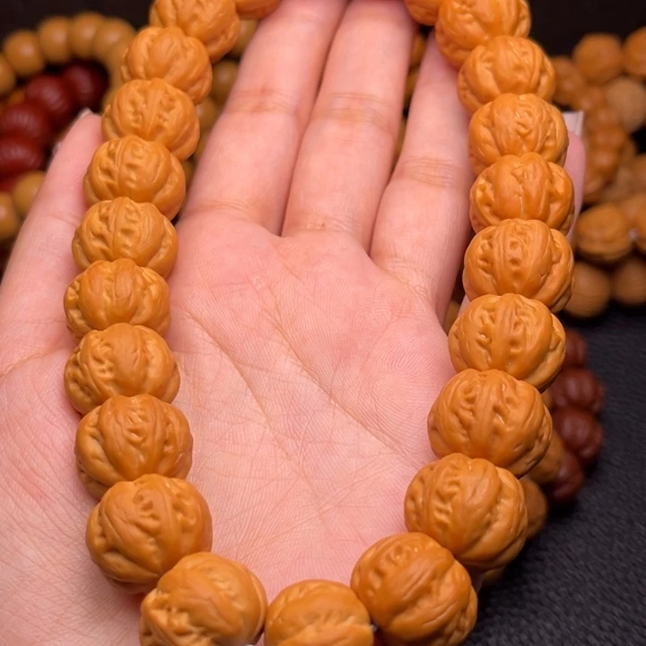 猴头核桃吊坠麻花手持17