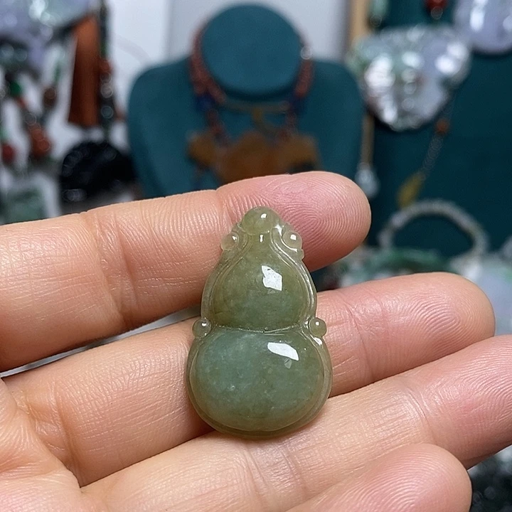 吊坠(赠链)未镶嵌翡翠
