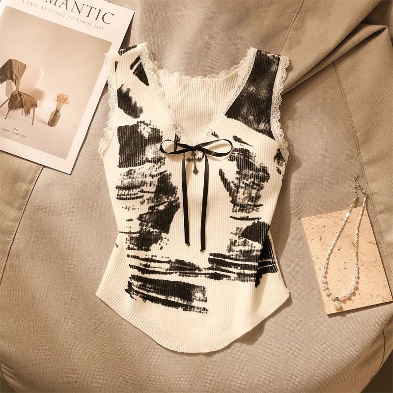 辣妹涂鸦印花蕾丝针织吊带背心女夏季新款甜美蝴蝶结内搭无袖上衣
