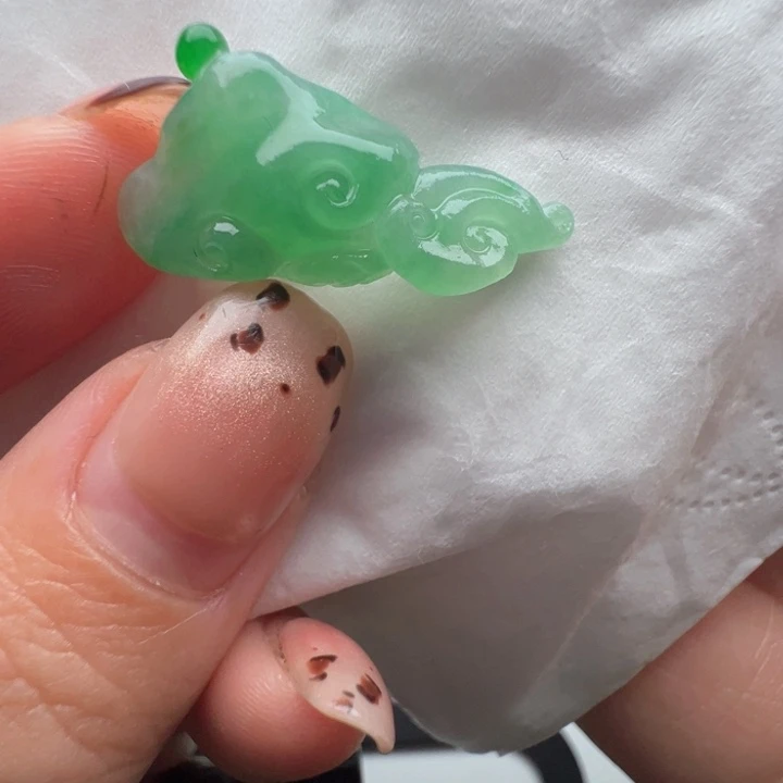 定制翡翠未镶嵌包抛光