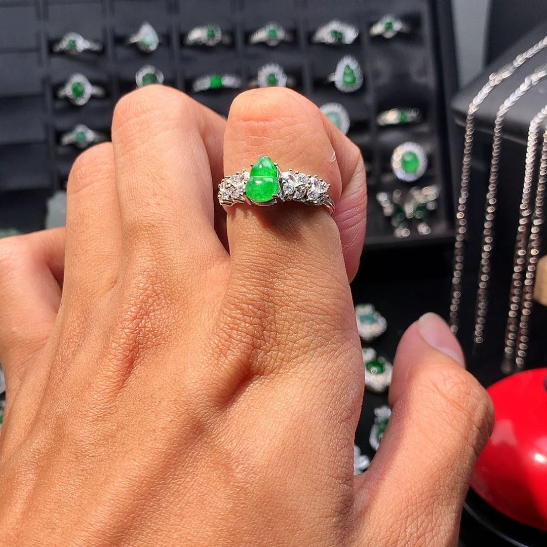 翡翠未镶嵌戒指戒指