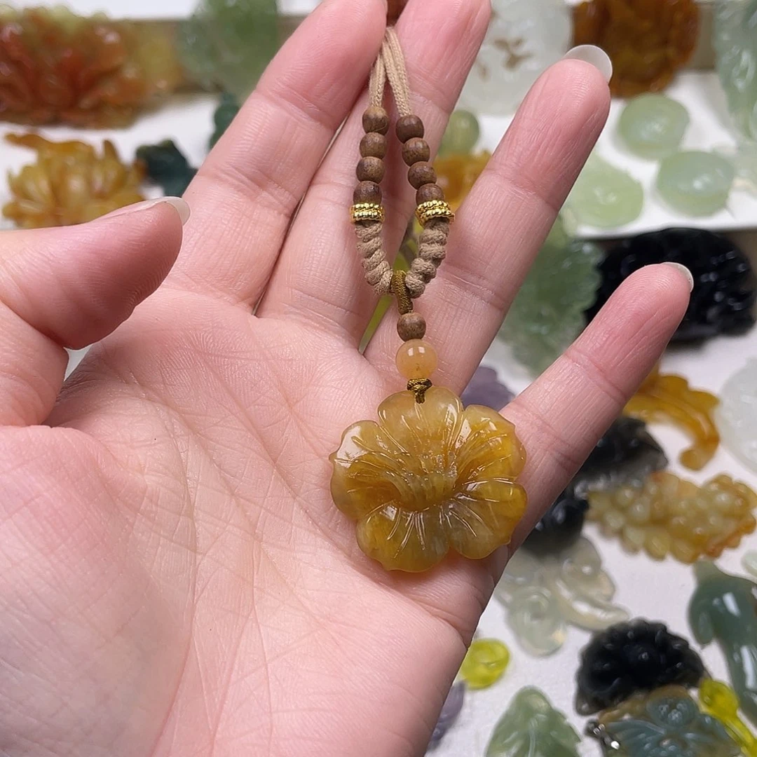 蛇纹石玉未镶嵌颈饰