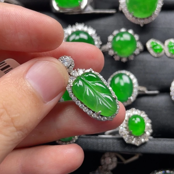 翡翠银S925镶嵌颈饰