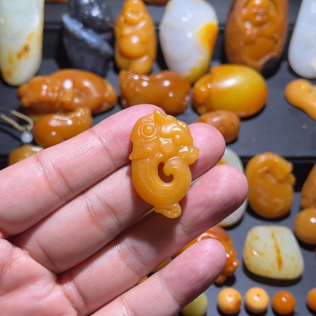 火***帝和田玉未镶嵌颈饰
