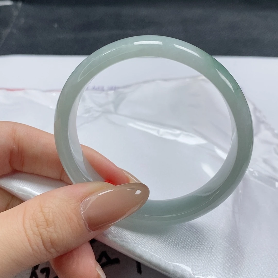 【闪购商品】翡翠手镯（贵妃镯）未镶嵌342号