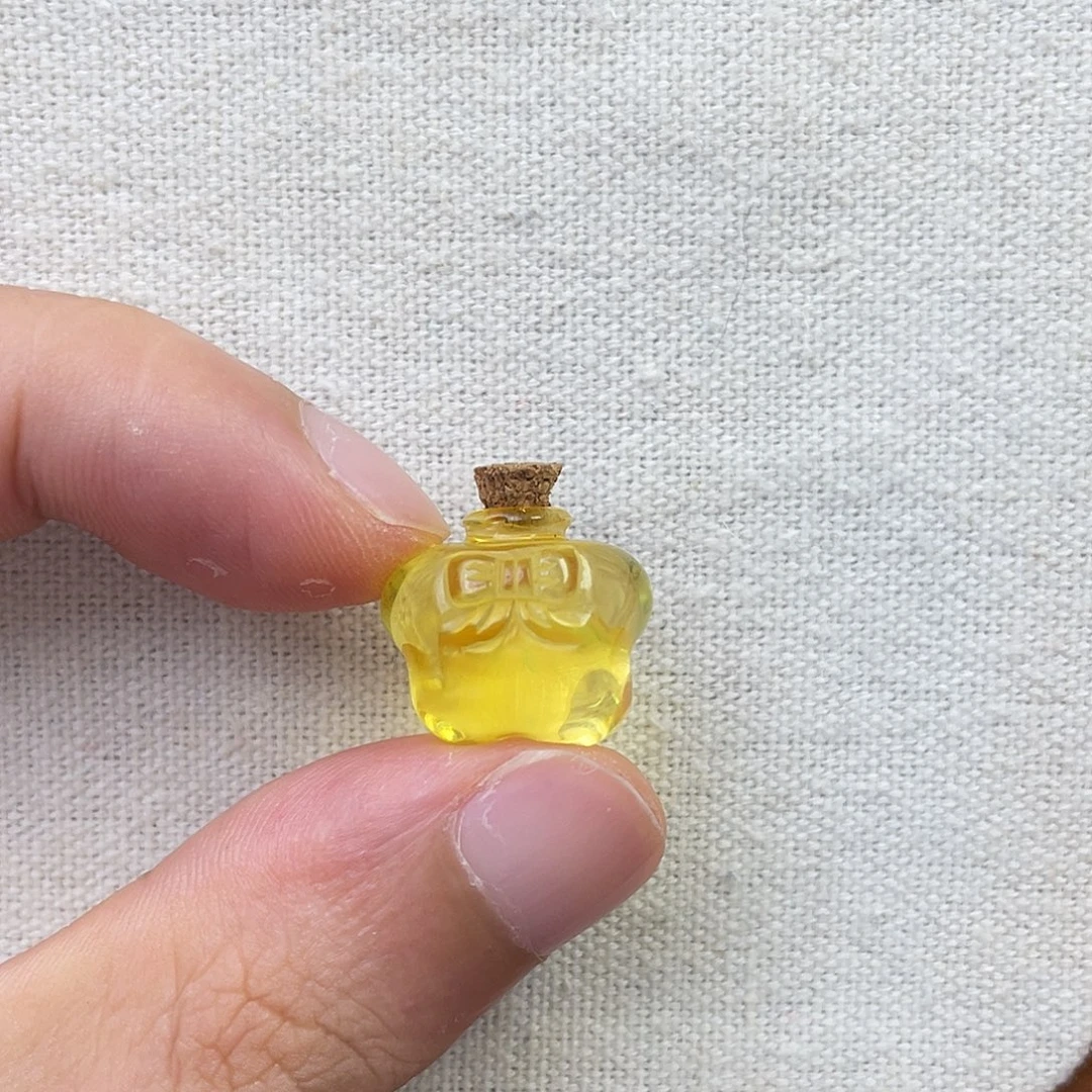 裸石琥珀未镶嵌许愿瓶