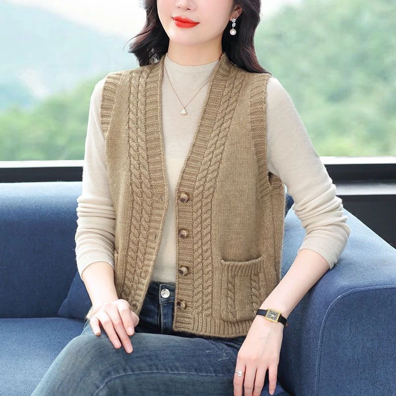 中年妈妈针织衫毛衣马甲开衫女秋冬装宽松纯色麻花马夹背心外套