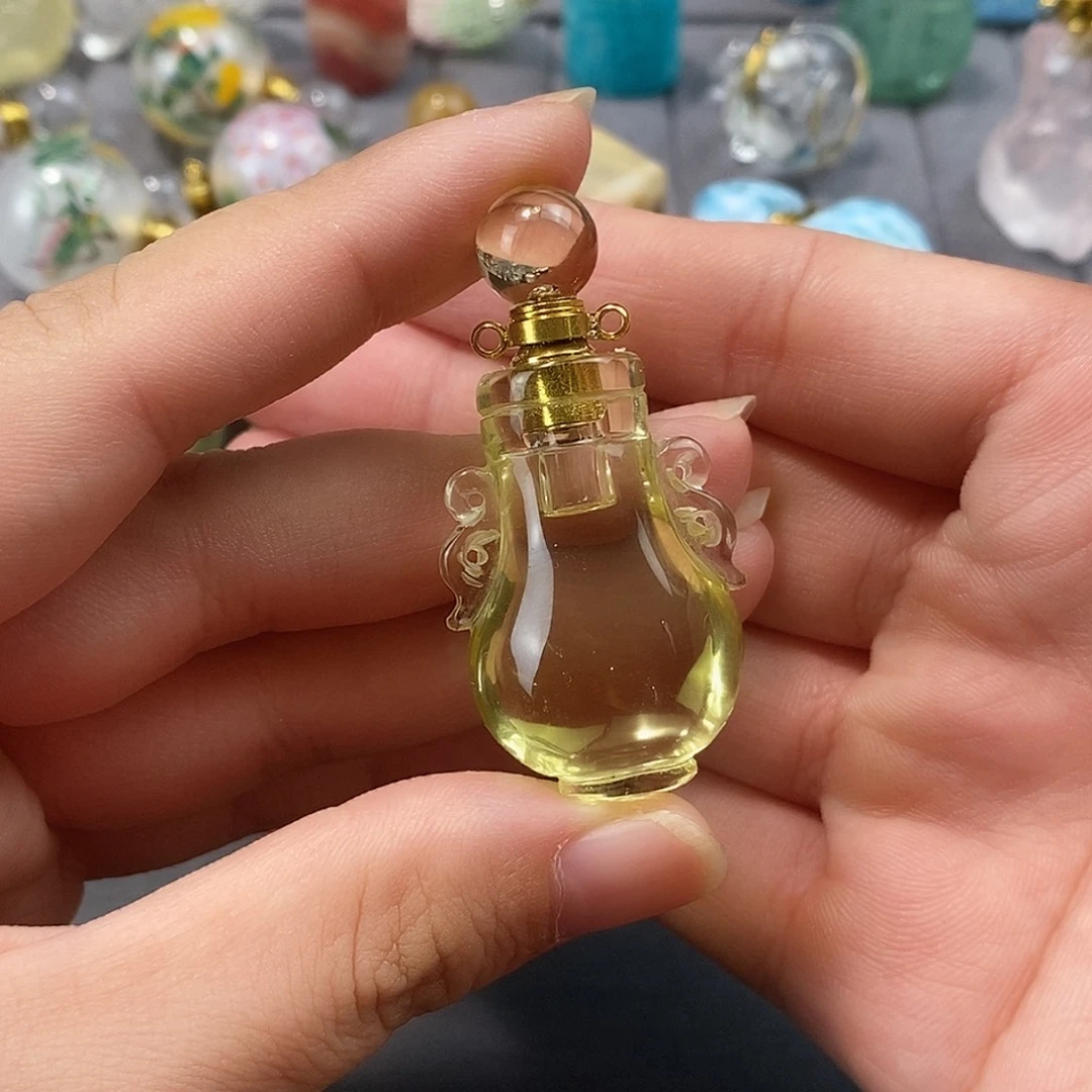 查罗石合金颈饰香水瓶