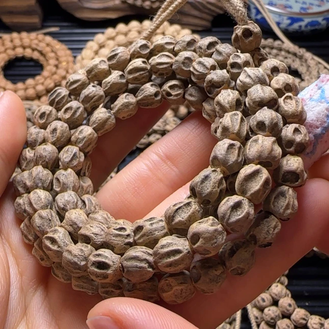 【闪购商品】吊坠柏香籽/百香籽越**鼠