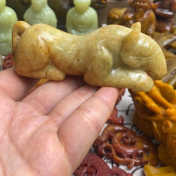 未镶嵌蛇纹石玉颈饰