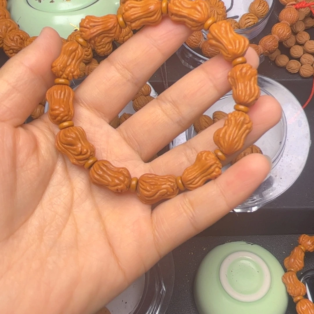 如***风吊坠桃核龙纹桃核