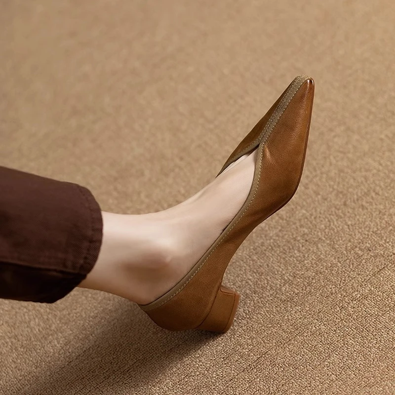 香港1:1开模真皮尖头浅口粗跟鞋子女时尚百搭春秋新款爆款单鞋女