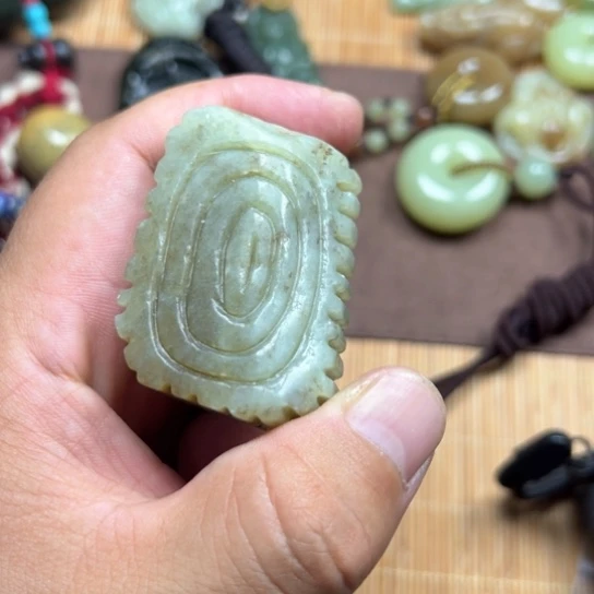 未镶嵌蛇纹石玉手链