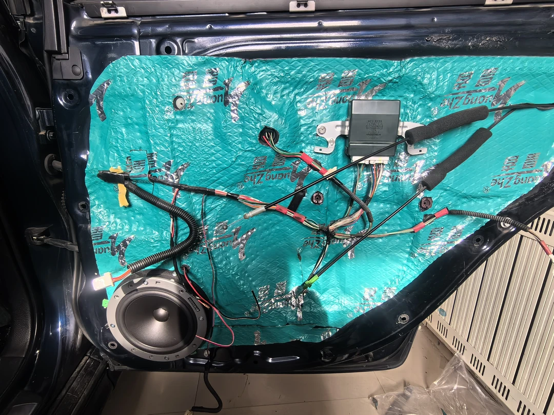 汽车四门双层环保隔音