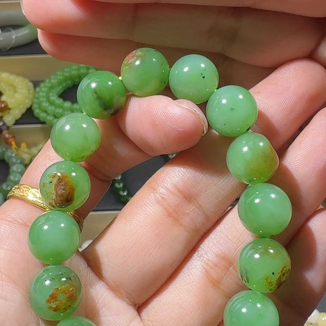 沐***鑫和田玉（碧玉）未镶嵌手链