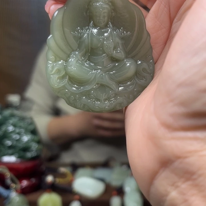 ****六和田玉未镶嵌颈饰