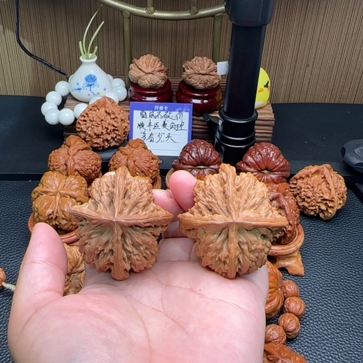 文玩核桃把件盘龙虎头全品49