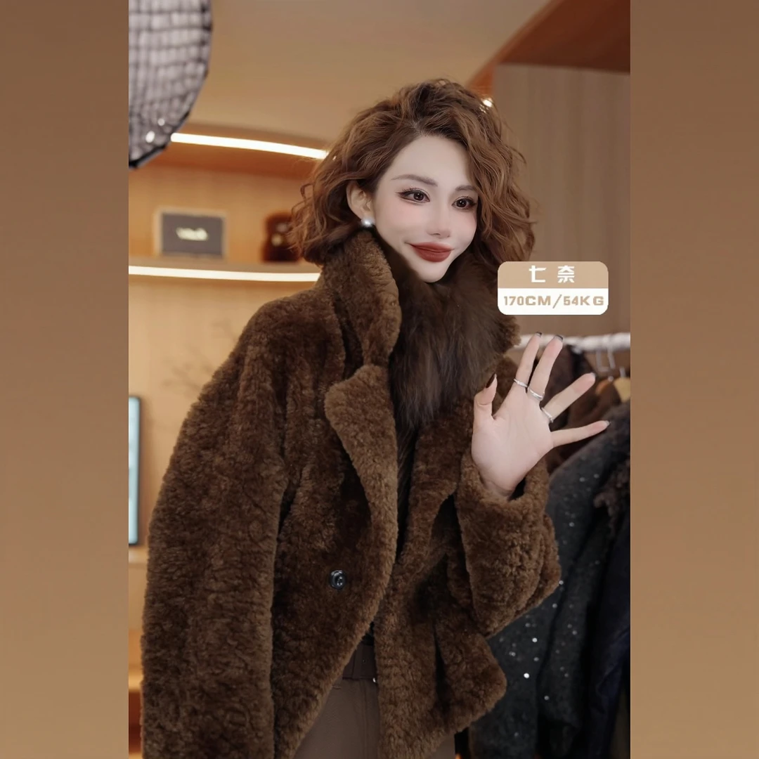 七奈「格林」复古百搭简约翻领毛毛合身外套QN13592