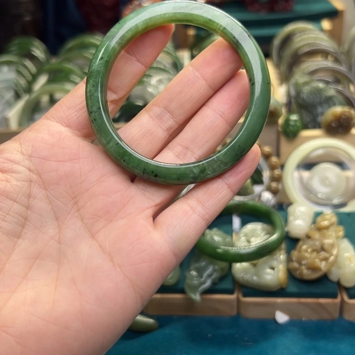 和田玉手镯未镶嵌55.2圈围10621
