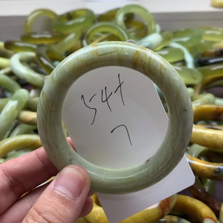 未镶嵌蛇纹石玉手镯