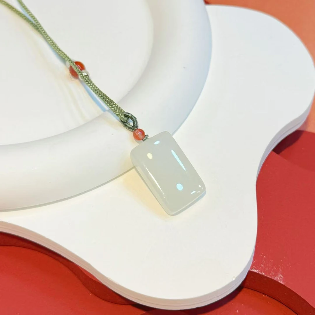 编绳25*15*6.6mm白玉无事牌HNZ8500