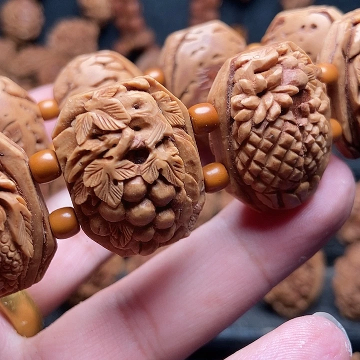 纯手工桃核八宝手牌