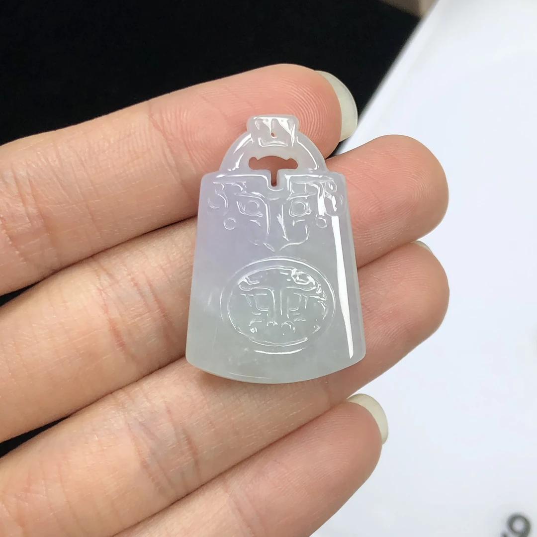 天然缅甸A货翡翠 春彩平安无事锁挂坠 仿古玉牌吊坠 俏色巧雕