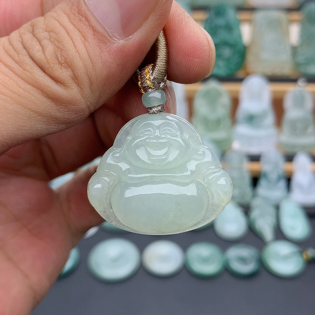 翡翠未镶嵌颈饰佛公