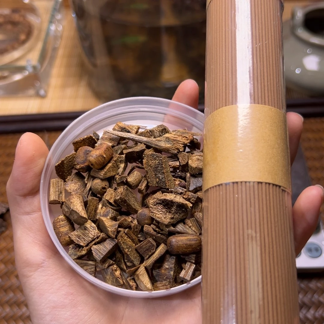 海南莺歌绿棋车珠碎料10克