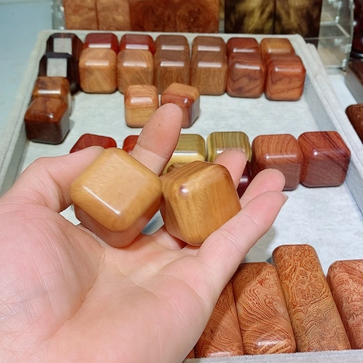 关***照香榧木木质啦啊玩件588885