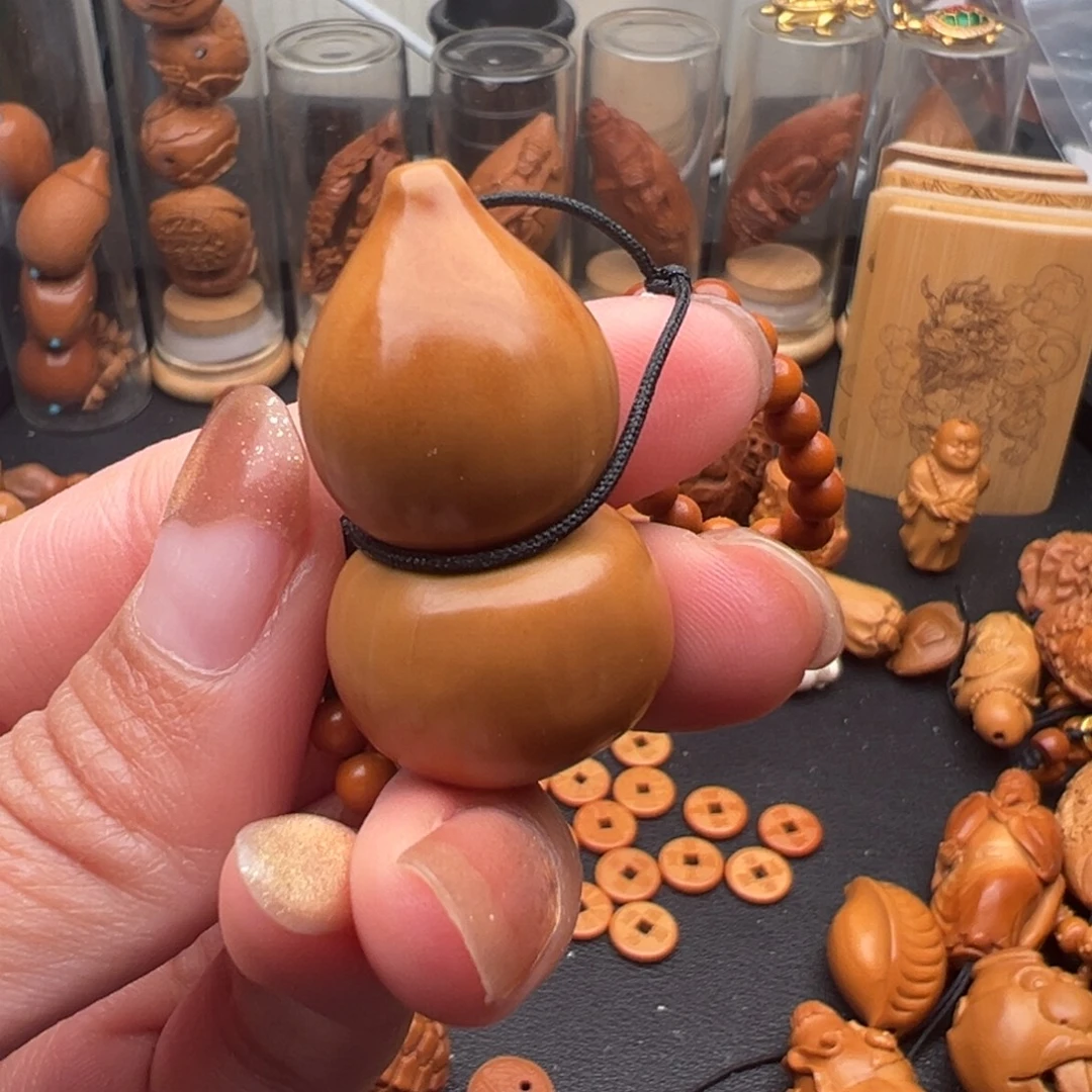 小***齐橄榄核吊坠宝葫芦