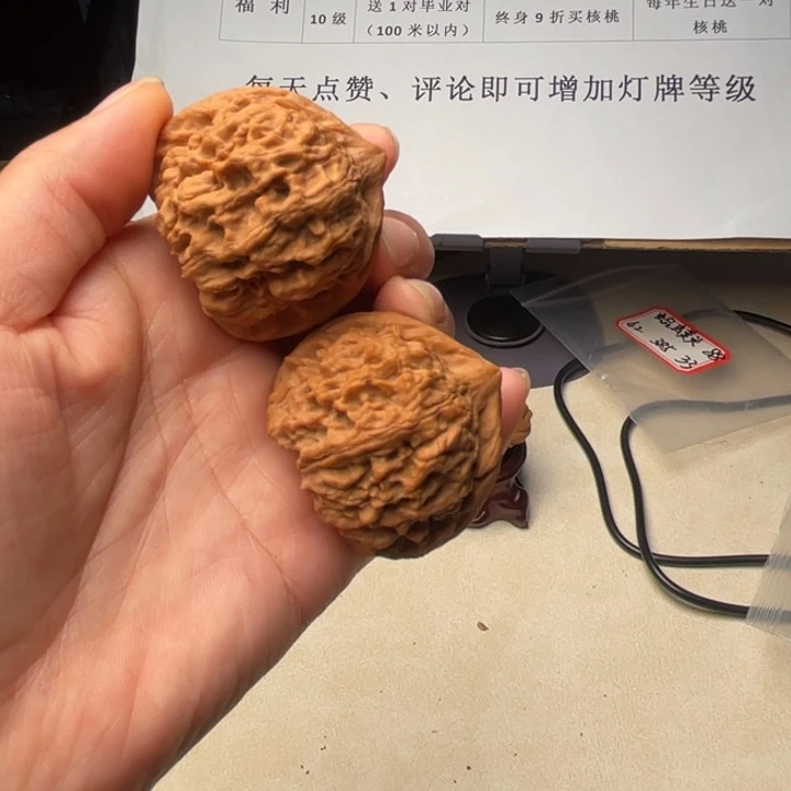 文玩核桃吊坠称坨