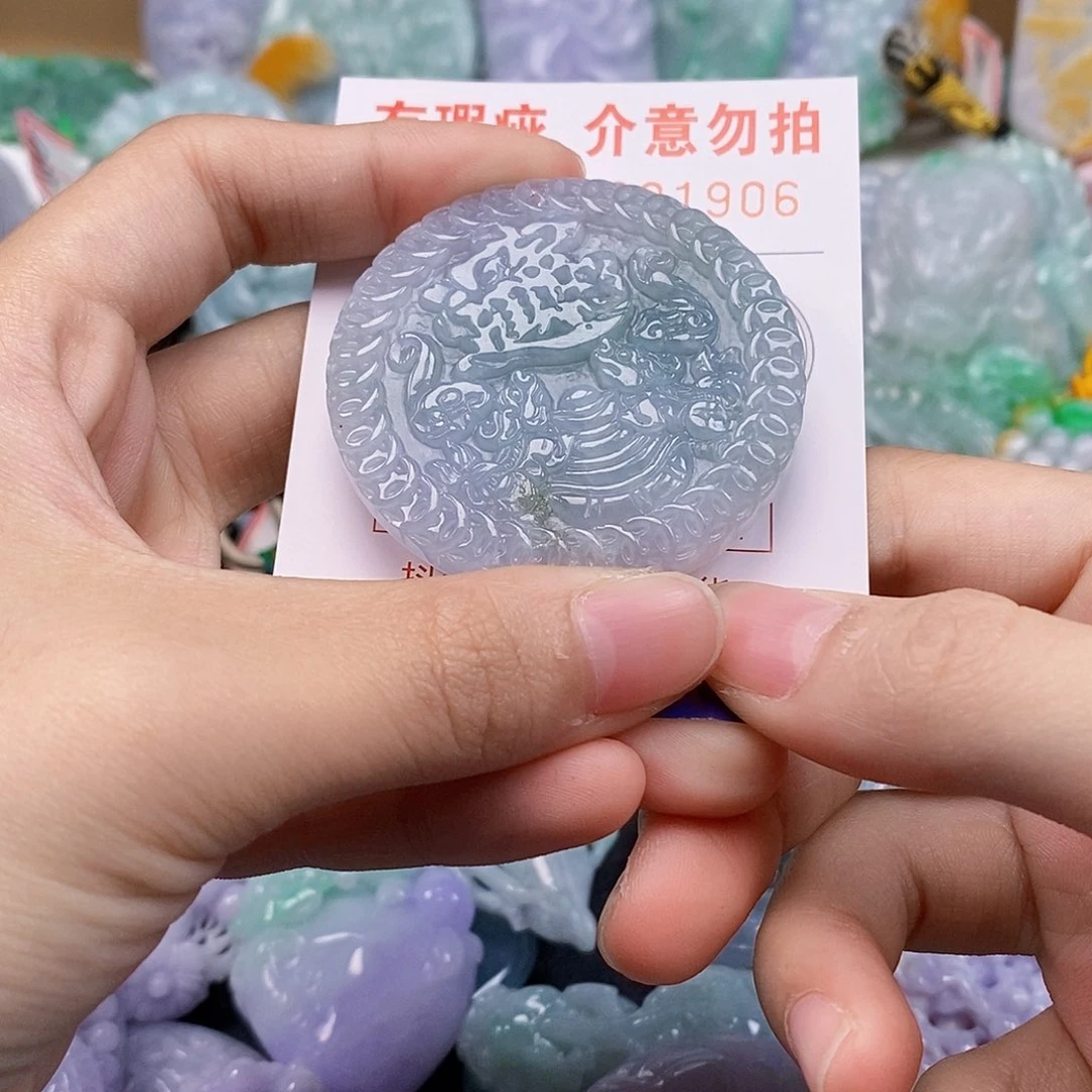 吊坠(不含链)未镶嵌翡翠