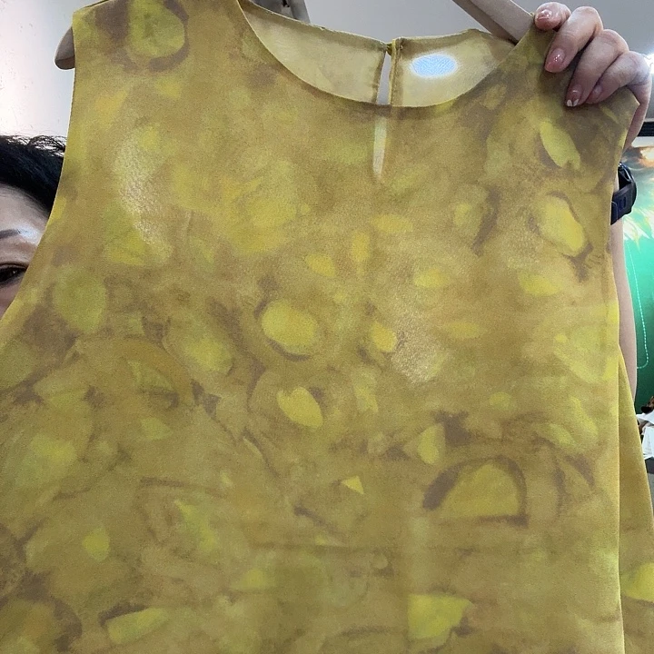 红***谷51825，黄色，背心，