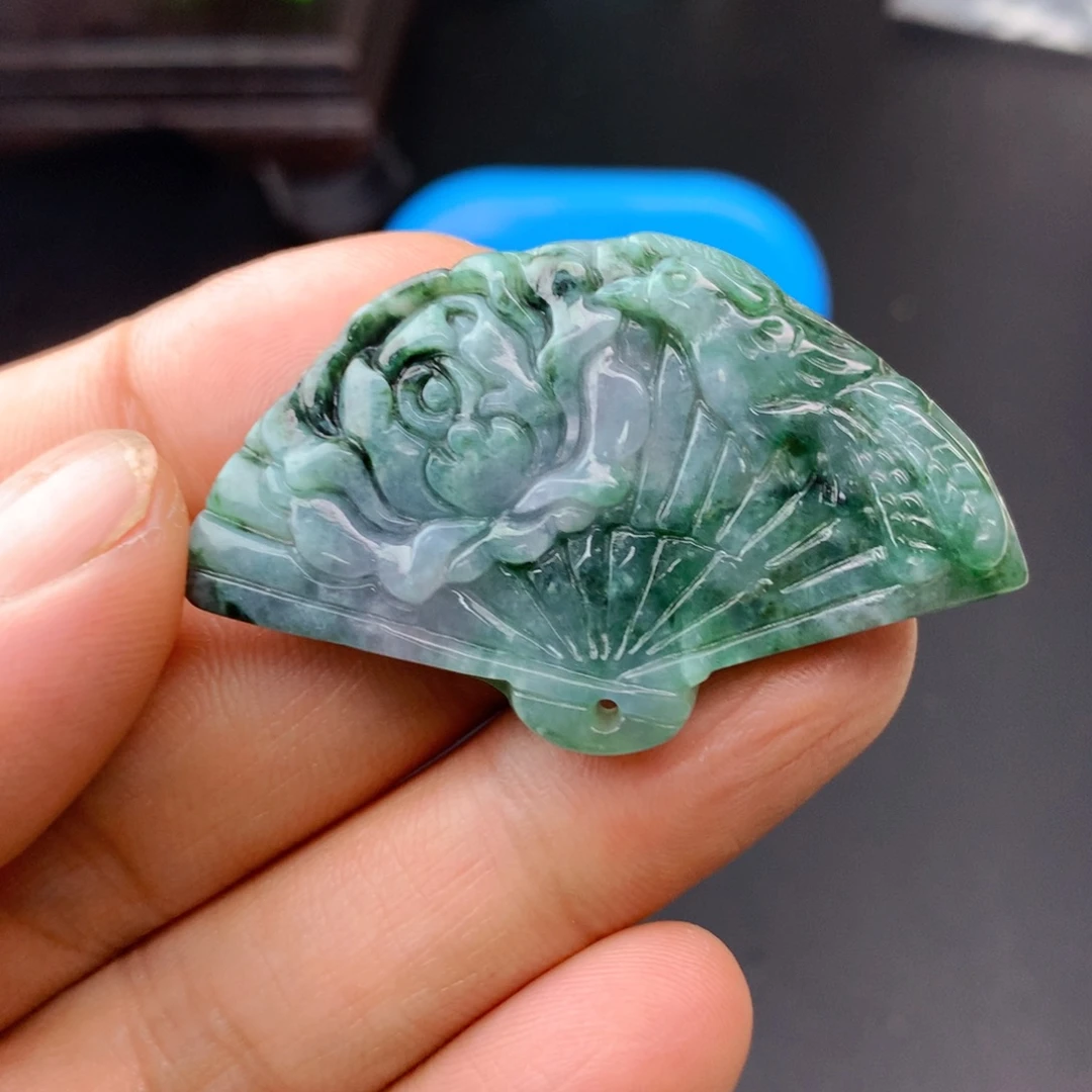 翡翠未镶嵌颈饰翡翠首饰和翡翠珠宝