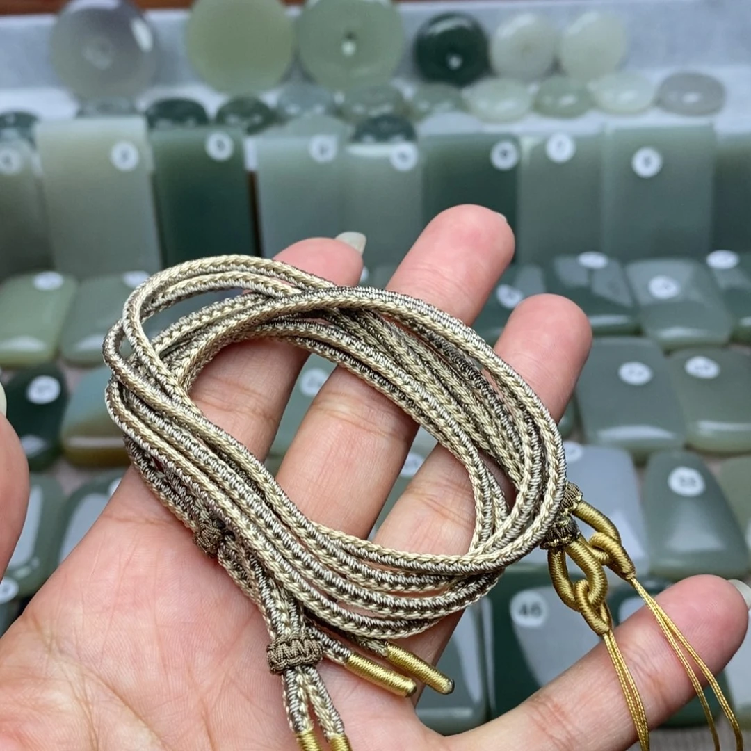 水***和田玉未镶嵌颈饰