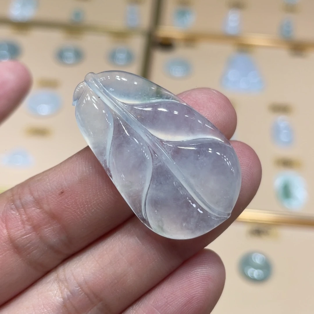 颈饰未镶嵌翡翠叶子