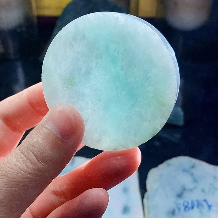 翡翠未镶嵌颈饰毛料37