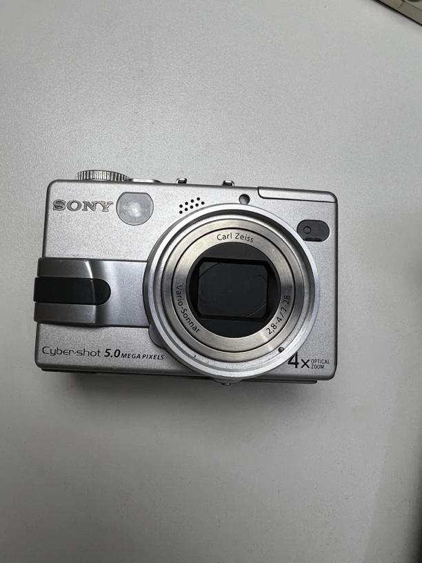9新 Sony/索尼 索尼DSC-V1数码相机学生随身拍照便携式充电器自备