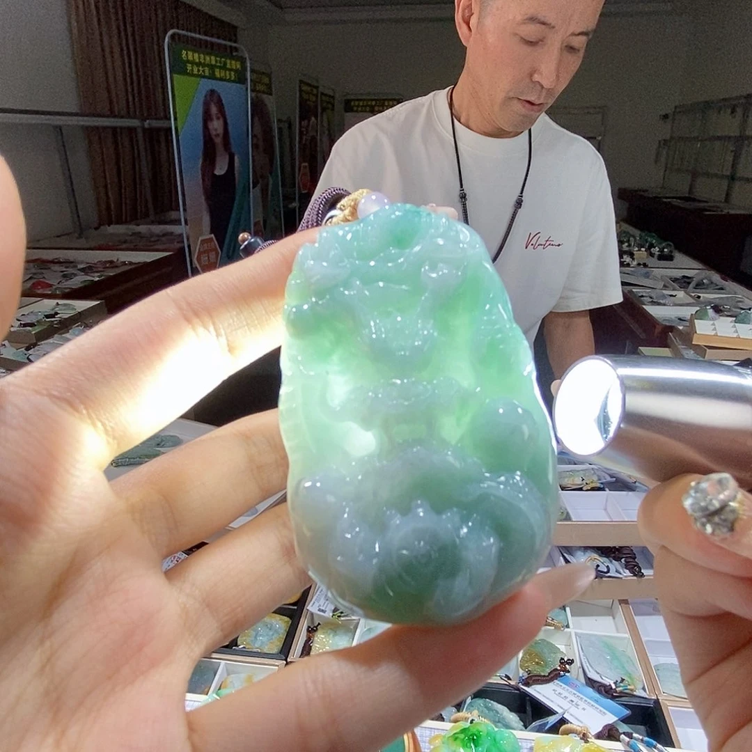 翡翠未镶嵌颈饰翡翠