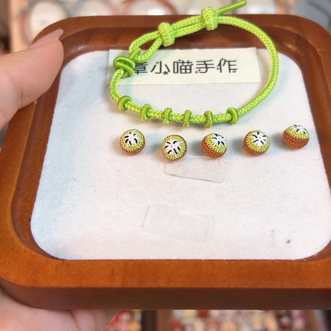 针织品手工钩织手绳