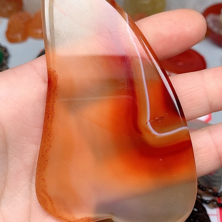 女***族玛瑙/玉髓未镶嵌颈饰