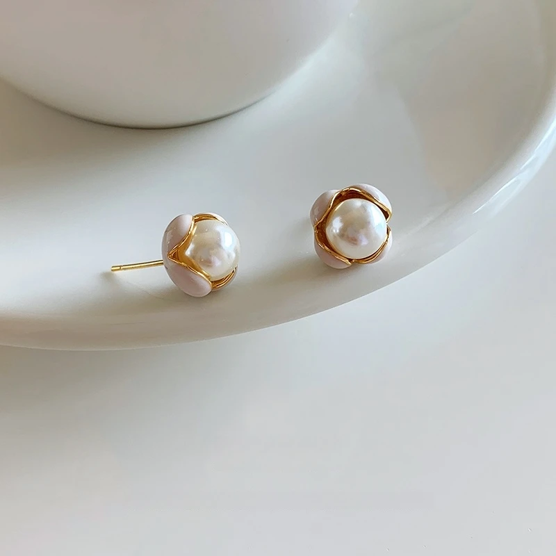 铜合金耳饰 法式花朵珠珠耳钉女轻奢小众设计高级感温柔百搭耳饰