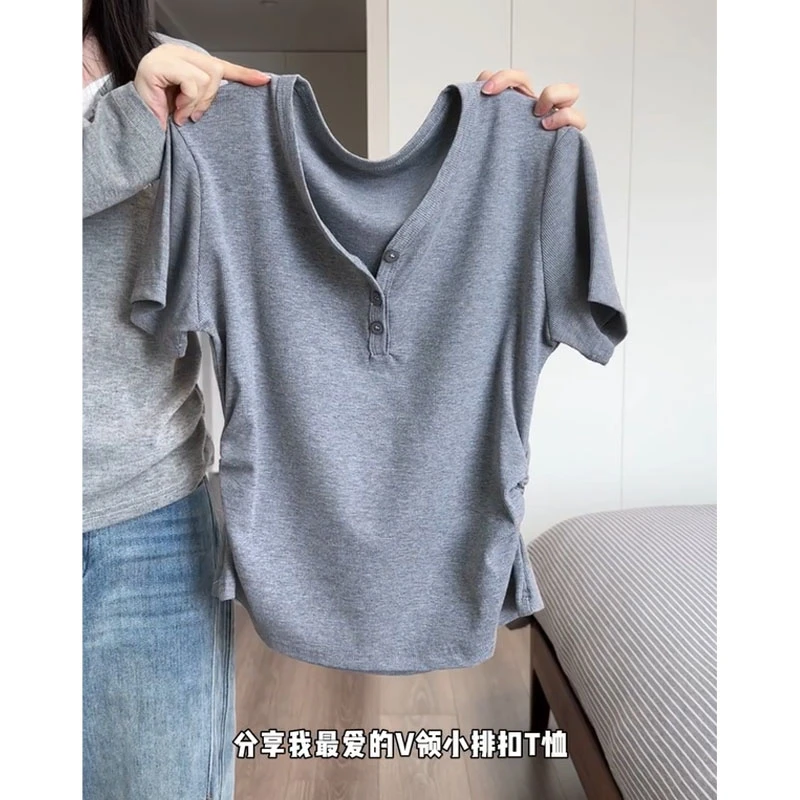 大码胖mm200斤小众港风正肩V领短袖t恤女夏季新款遮肉百搭上衣ins