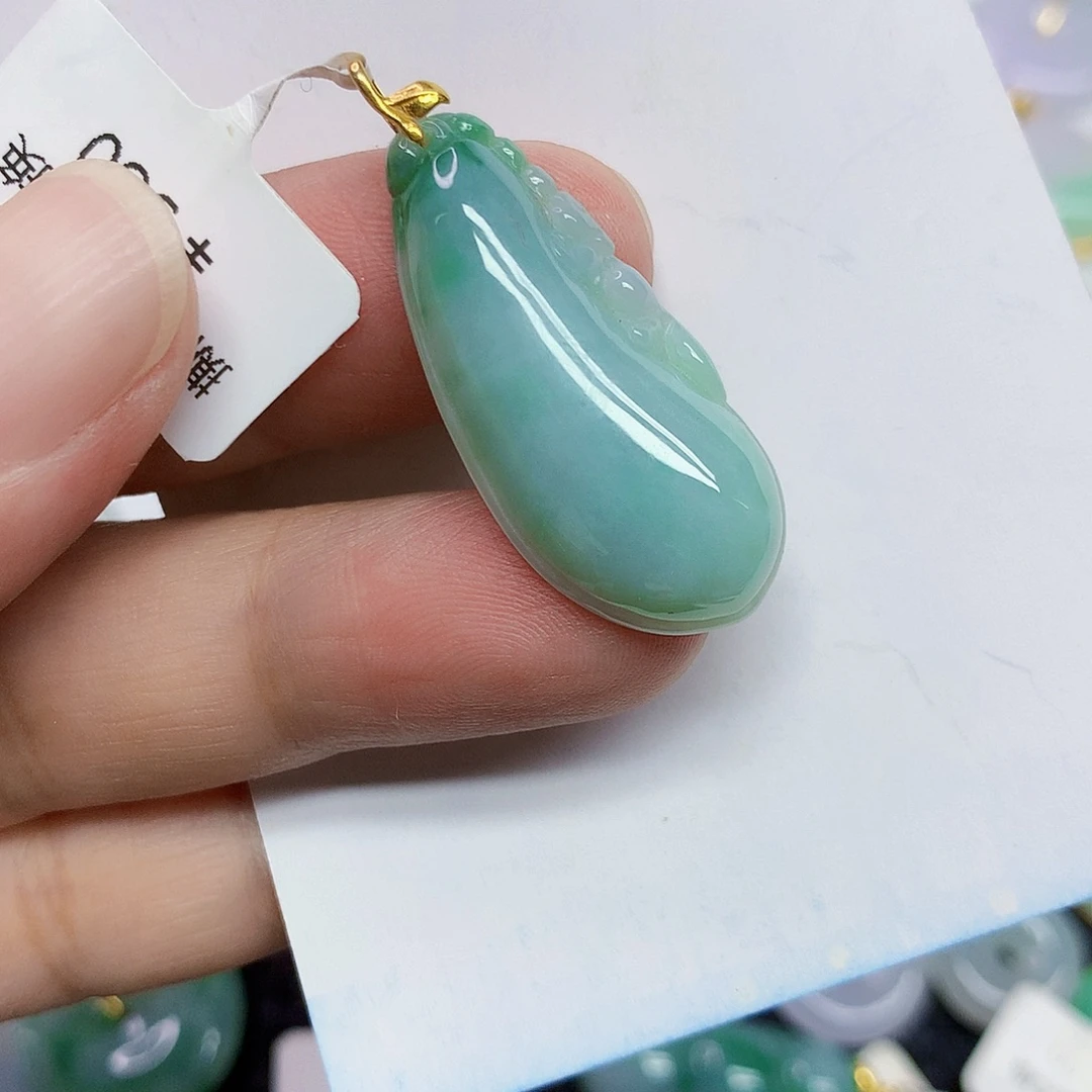 颈饰18K金镶嵌翡翠翡翠