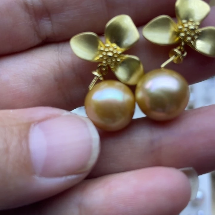 刘***利银S925镶嵌耳饰淡水珍珠